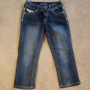 Cute Maurices Denim Capris; Make An Offer!